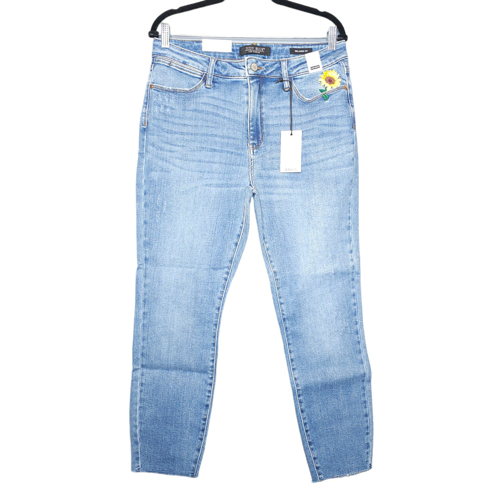 Judy Blue Sunflower Embroidery Relaxed Fit Jeans Size 13/31 NWT High Waist Ankle